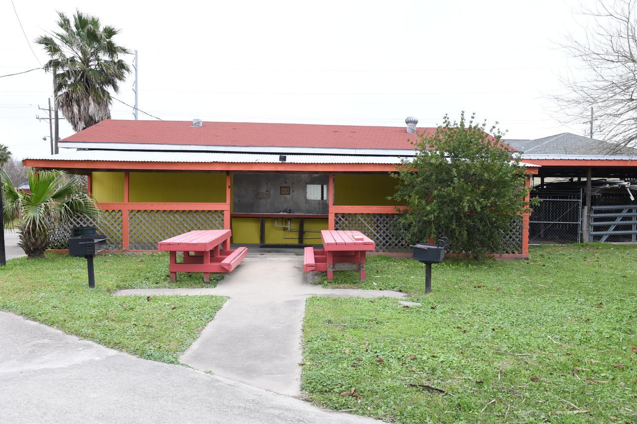 Gulfway Motel And Restaurant Gilchrist 外观 照片